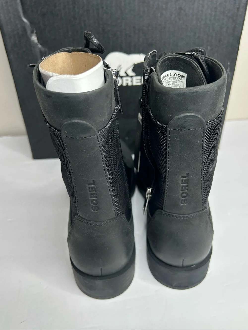Sorel durable lace